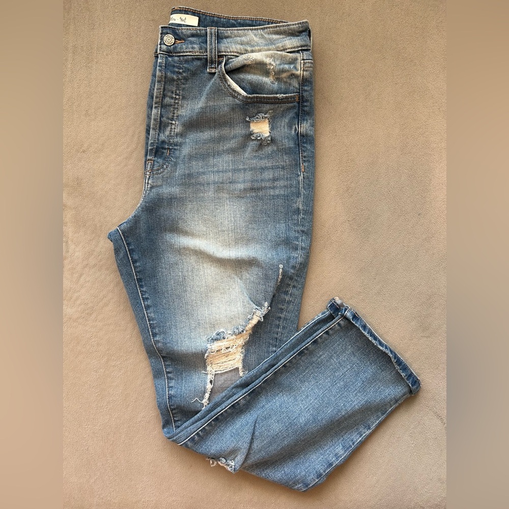 Buckle High Rise Distressed Blue Jeans